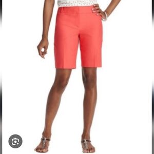 Jackie Salmon Bermuda Shorts with Tailored Fit